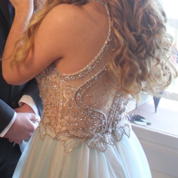 Prom gown - Picture 3 of 8